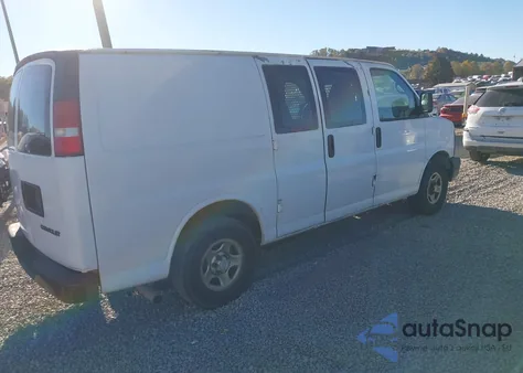 2006 Chevrolet Express Work Van из США, поврежденный, VIN 1GCFG15X861268377